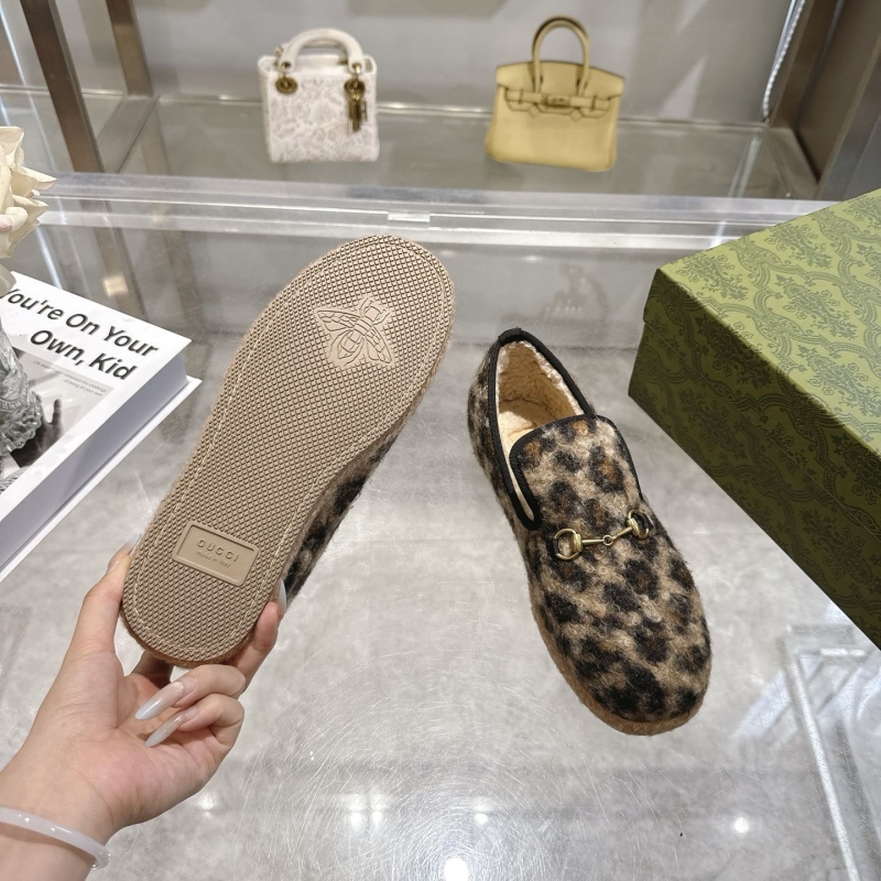 Gvc*1 flat shoes
